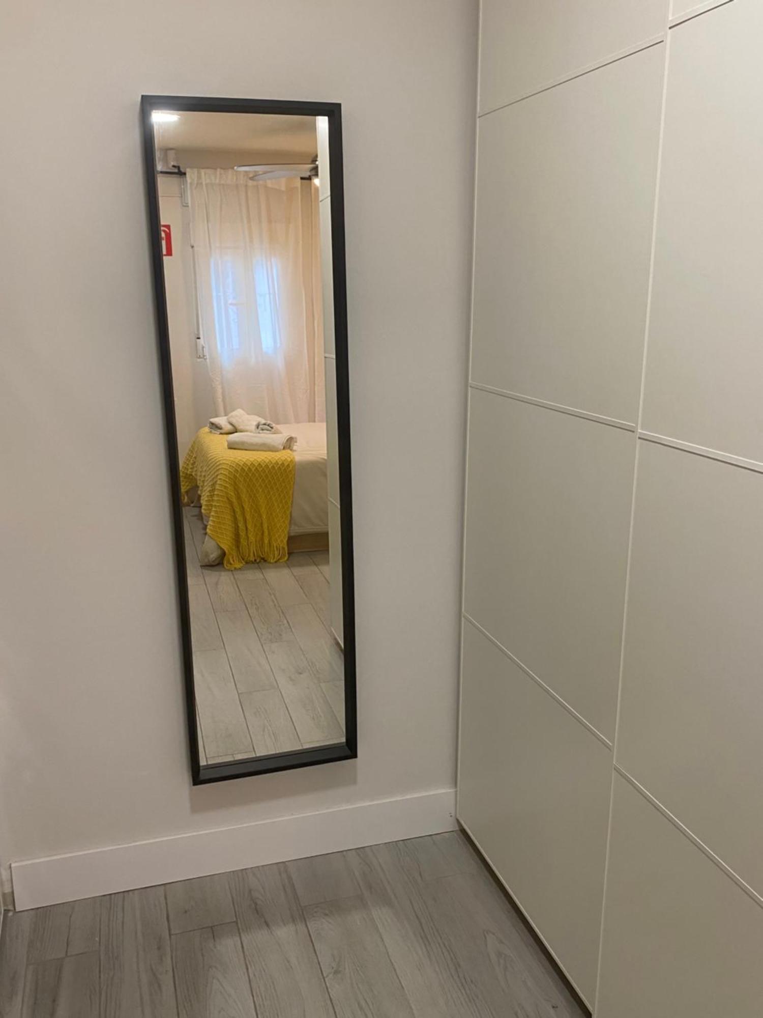 Studio, Cerca De El Rastro De Madrid Kültér fotó